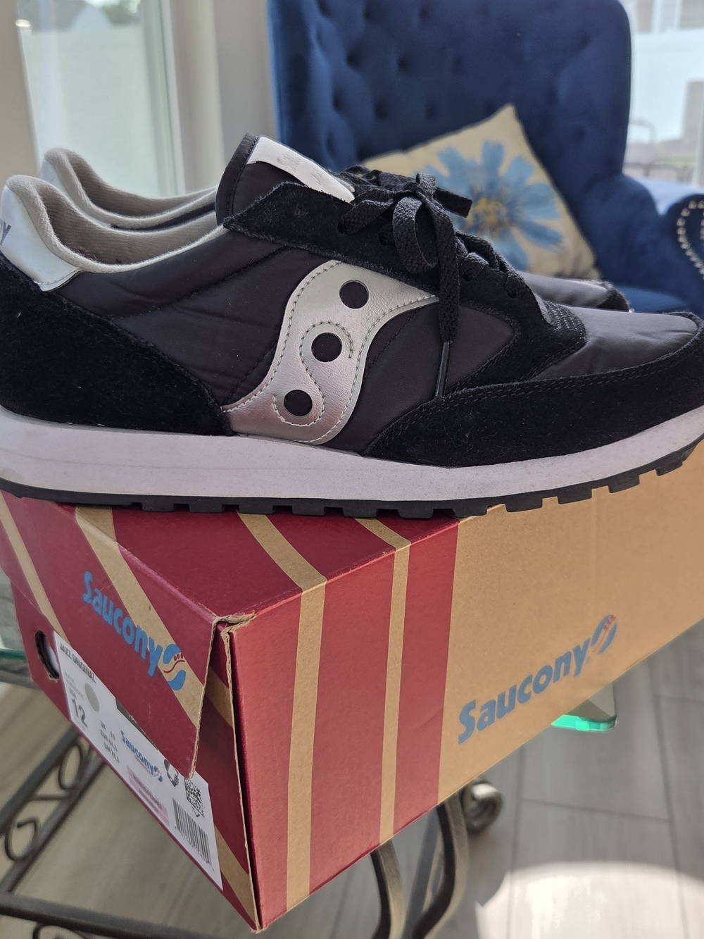 Saucony Jazz Black Silver Retro Runner Sneakers